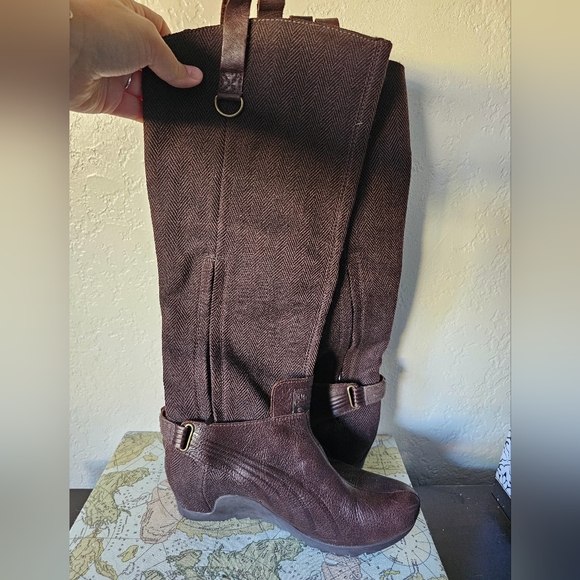 PUMA Vtg Y2K Leather Tweeded Chocolate Brown Wedge to the Knee Boots, size 6 - Picture 7 of 13